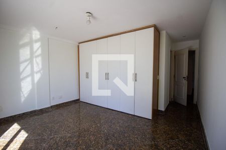 Apartamento à venda com 450m², 5 quartos e 4 vagas Apartamento à venda com 450m², 5 quartos e 4 vagasSuíte 1