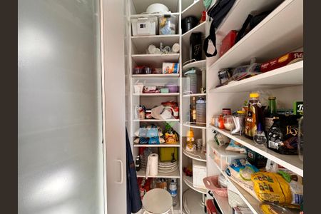 Apartamento à venda com 149m², 4 quartos e 3 vagasDespensa