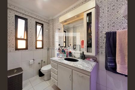 Apartamento à venda com 149m², 4 quartos e 3 vagasBanheiro da Suíte 1