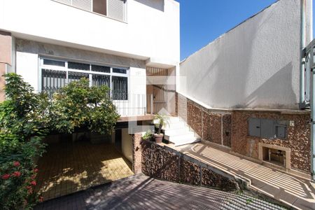 Casa à venda com 190m², 4 quartos e 3 vagas Casa à venda com 190m², 4 quartos e 3 vagasGaragem