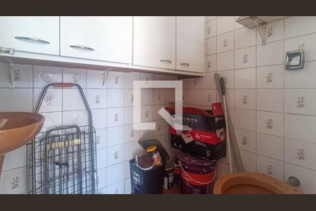 Casa à venda com 200m², 2 quartos e 3 vagas Casa à venda com 200m², 2 quartos e 3 vagasQuarto de Serviço