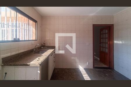 Casa à venda com 200m², 2 quartos e 3 vagas Casa à venda com 200m², 2 quartos e 3 vagasCozinha