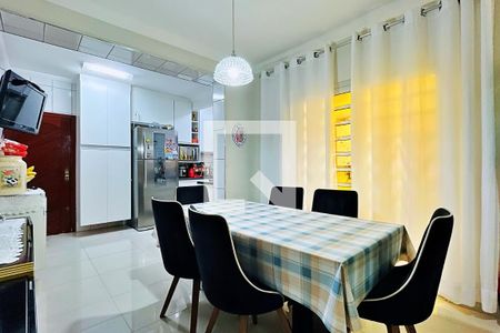 Casa à venda com 162m², 3 quartos e 2 vagas Casa à venda com 162m², 3 quartos e 2 vagasSala de Jantar