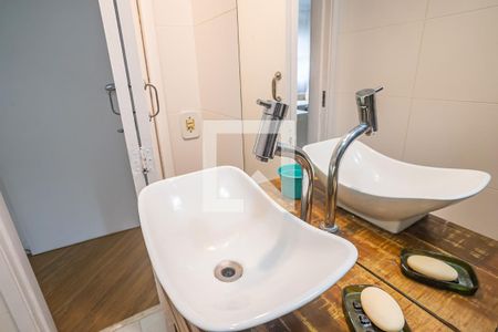 Apartamento à venda com 85m², 3 quartos e 1 vaga Apartamento à venda com 85m², 3 quartos e 1 vagaBanheiro