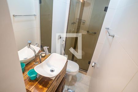 Apartamento à venda com 85m², 3 quartos e 1 vaga Apartamento à venda com 85m², 3 quartos e 1 vagaBanheiro