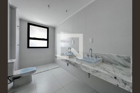 Apartamento à venda com 227m², 4 quartos e 4 vagasBanheiro Suíte 2