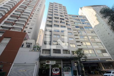 Studio à venda com 42m², 1 quarto e sem vaga Studio à venda com 42m², 1 quarto e sem vagaFachada