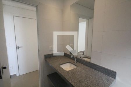 Banheiro de apartamento para alugar com 1 quarto, 33m² em Ipiranga, São Paulo