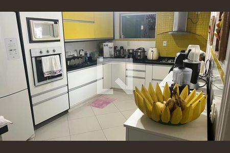 Casa à venda com 570m², 5 quartos e 2 vagas