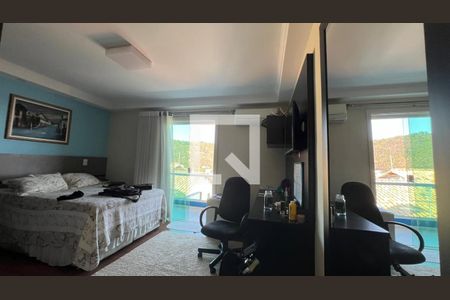 Casa à venda com 570m², 5 quartos e 2 vagas