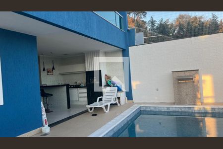 Casa à venda com 570m², 5 quartos e 2 vagas