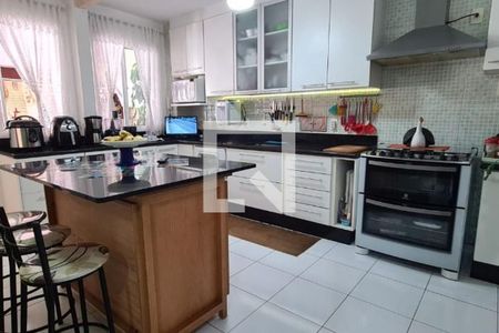 Casa à venda com 247m², 4 quartos e 3 vagas