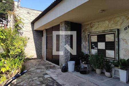 Casa à venda com 212m², 3 quartos e 2 vagas