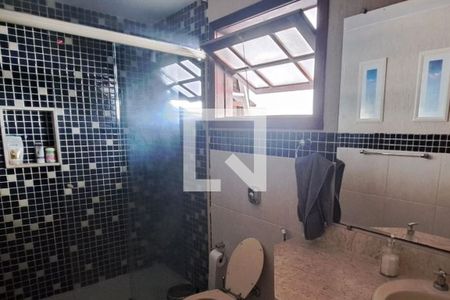 Casa à venda com 262m², 4 quartos e 4 vagas