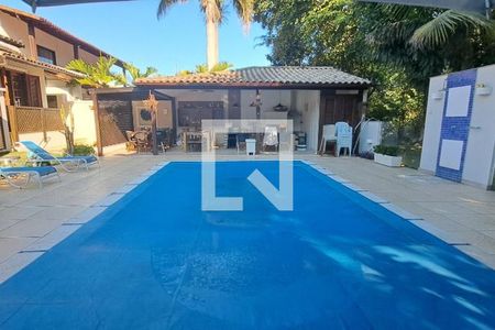 Casa à venda com 262m², 4 quartos e 4 vagas