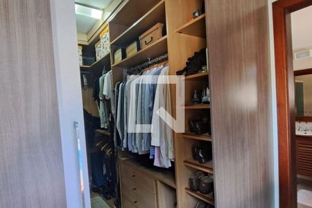 Casa à venda com 262m², 4 quartos e 4 vagas