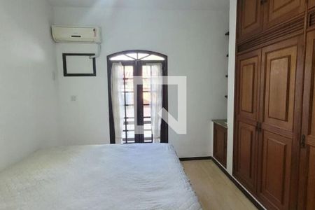 Casa à venda com 232m², 4 quartos e 4 vagas