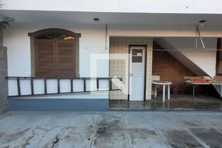Casa à venda com 232m², 4 quartos e 4 vagas