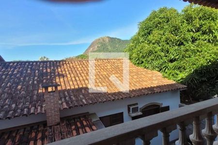 Casa à venda com 232m², 4 quartos e 4 vagas