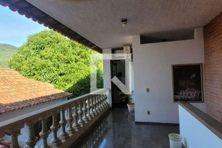 Casa à venda com 232m², 4 quartos e 4 vagas