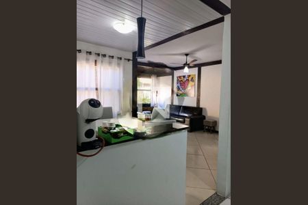 Casa à venda com 70m², 2 quartos e 1 vaga