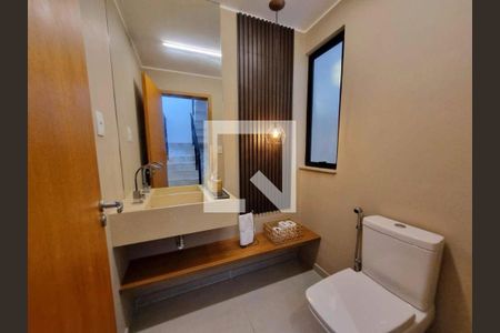 Casa à venda com 4 quartos, 320m² em Santa Rosa, Niterói