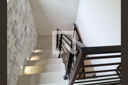 Casa à venda com 4 quartos, 320m² em Santa Rosa, Niterói