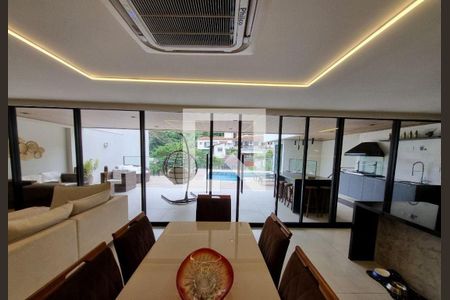 Casa à venda com 4 quartos, 320m² em Santa Rosa, Niterói