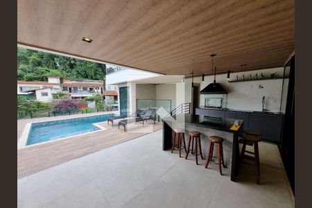 Casa à venda com 4 quartos, 320m² em Santa Rosa, Niterói