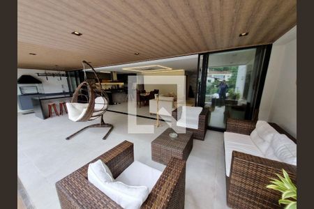 Casa à venda com 4 quartos, 320m² em Santa Rosa, Niterói