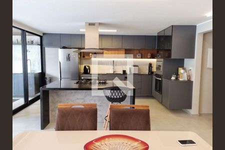 Casa à venda com 4 quartos, 320m² em Santa Rosa, Niterói