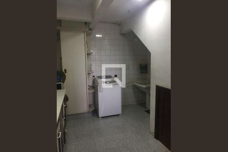 Casa à venda com 5 quartos, 390m² em Pendotiba, Niterói