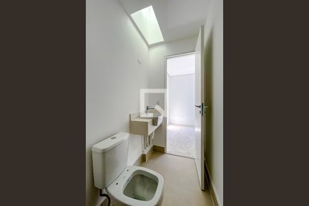 Casa de condomínio à venda com 104m², 2 quartos e 1 vagaBanheiro da Suíte 1