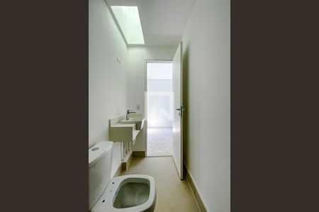 Casa de condomínio à venda com 104m², 2 quartos e 1 vagaBanheiro da Suíte 1