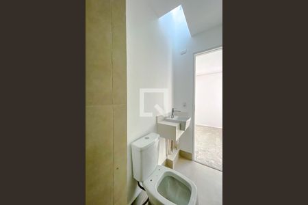 Casa de condomínio à venda com 112m², 2 quartos e 2 vagasBanheiro da Suíte 1