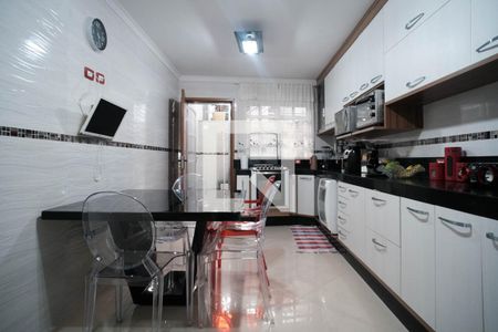 Casa à venda com 170m², 3 quartos e 2 vagas Casa à venda com 170m², 3 quartos e 2 vagasCozinha