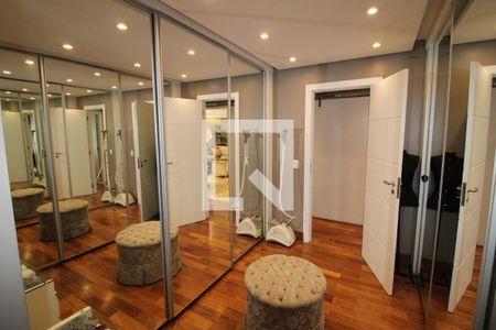 Apartamento à venda com 321m², 4 quartos e 6 vagasQuarto 4