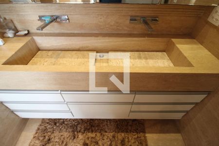 Apartamento à venda com 321m², 4 quartos e 6 vagasQuarto 4 - Banheiro