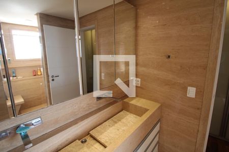 Apartamento à venda com 321m², 4 quartos e 6 vagasQuarto 4 - Banheiro
