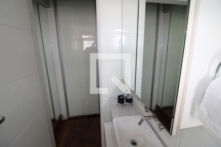 Apartamento à venda com 321m², 4 quartos e 6 vagasQuarto 5 - Banheiro