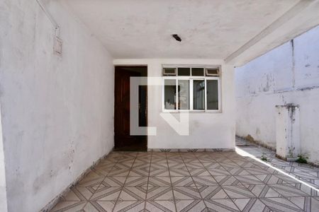 Casa à venda com 220m², 2 quartos e 3 vagas Casa à venda com 220m², 2 quartos e 3 vagasEntrada