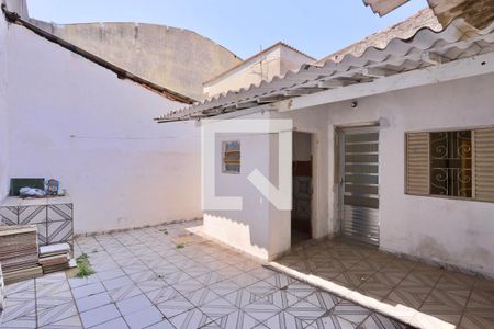 Casa à venda com 220m², 2 quartos e 3 vagas Casa à venda com 220m², 2 quartos e 3 vagasQuintal