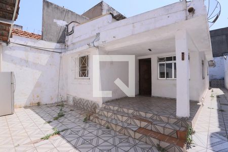 Casa à venda com 220m², 2 quartos e 3 vagas Casa à venda com 220m², 2 quartos e 3 vagasQuintal