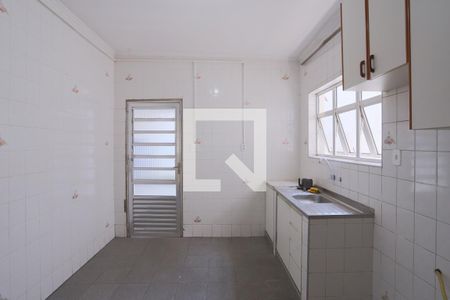 Casa à venda com 220m², 2 quartos e 3 vagas Casa à venda com 220m², 2 quartos e 3 vagasCozinha