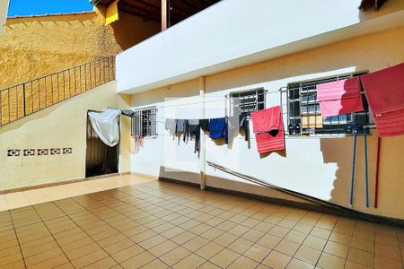 Casa à venda com 283m², 3 quartos e 2 vagas Casa à venda com 283m², 3 quartos e 2 vagasÁrea externa