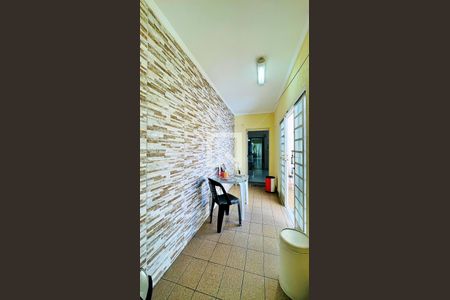 Casa à venda com 283m², 3 quartos e 2 vagas Casa à venda com 283m², 3 quartos e 2 vagasCorredor