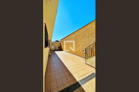 Casa à venda com 283m², 3 quartos e 2 vagas Casa à venda com 283m², 3 quartos e 2 vagasÁrea externa