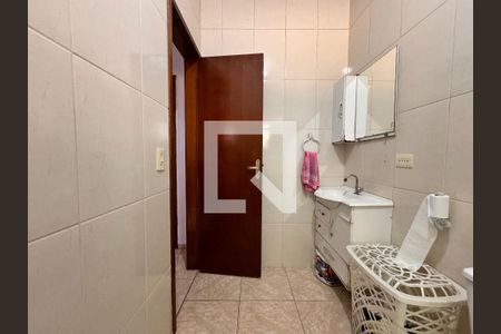 Casa à venda com 80m², 2 quartos e 2 vagas Casa à venda com 80m², 2 quartos e 2 vagasBanheiro