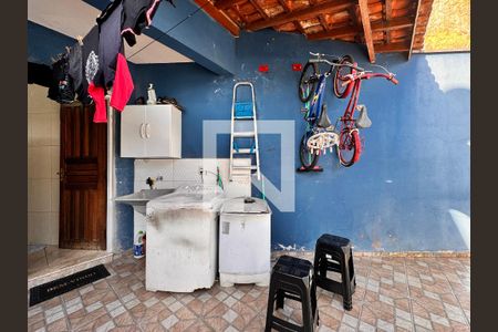 Casa à venda com 80m², 2 quartos e 2 vagas Casa à venda com 80m², 2 quartos e 2 vagasLavanderia