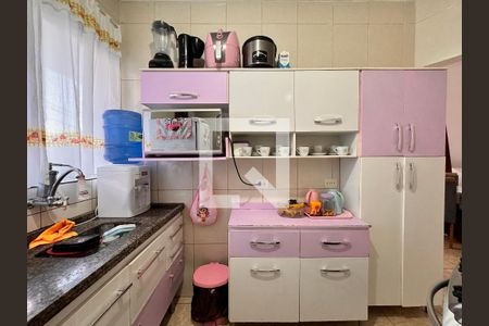 Casa à venda com 80m², 2 quartos e 2 vagas Casa à venda com 80m², 2 quartos e 2 vagasCozinha
